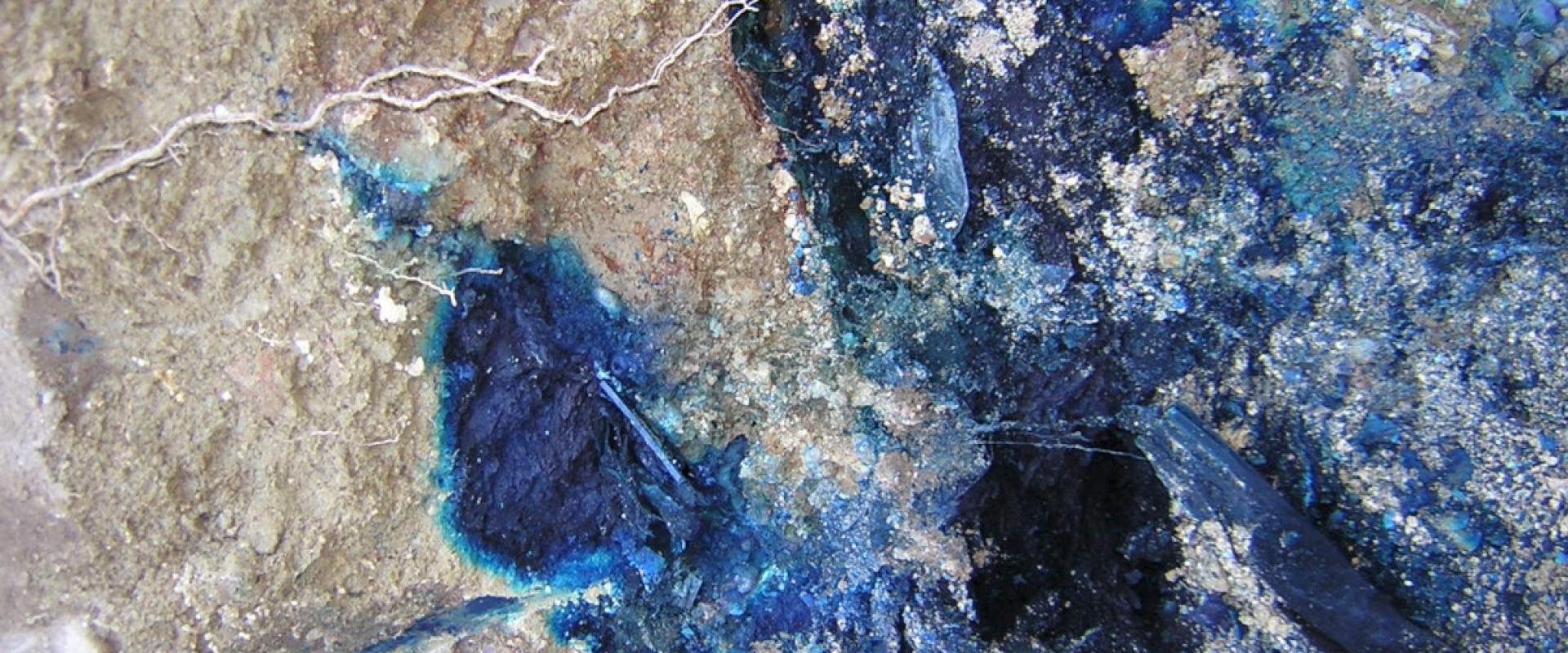Pollution des sols par des résidus de colorants de synthèse