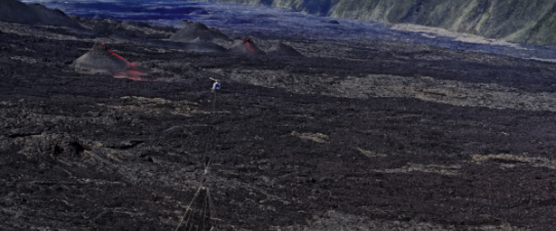 Campagne ReunEM de géophysique héliportée à la Réunion